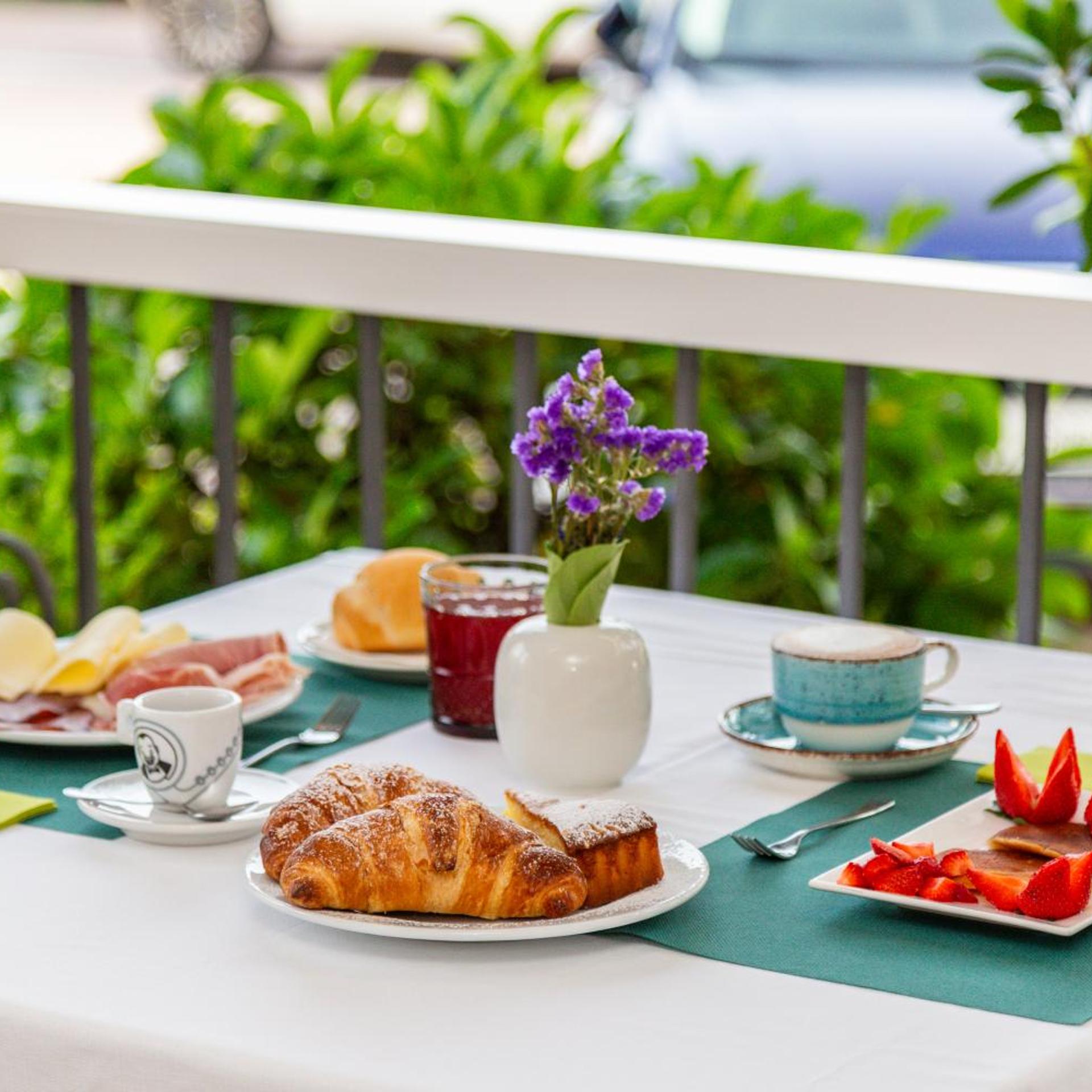 Hotel Donatella 32/50