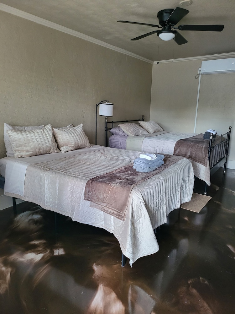 ROOM, 2 QUEEN BEDS