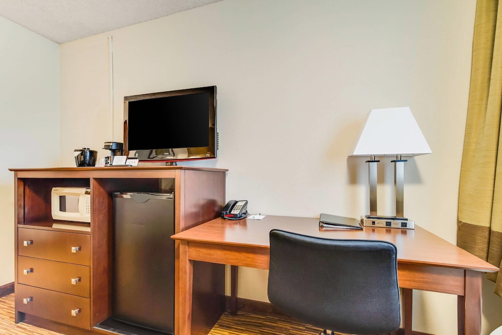 Quality Inn & Suites Lacey Olympia 60/66