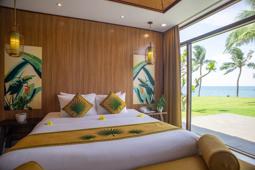 2 Bedroom Ocean Suite With Private Pool