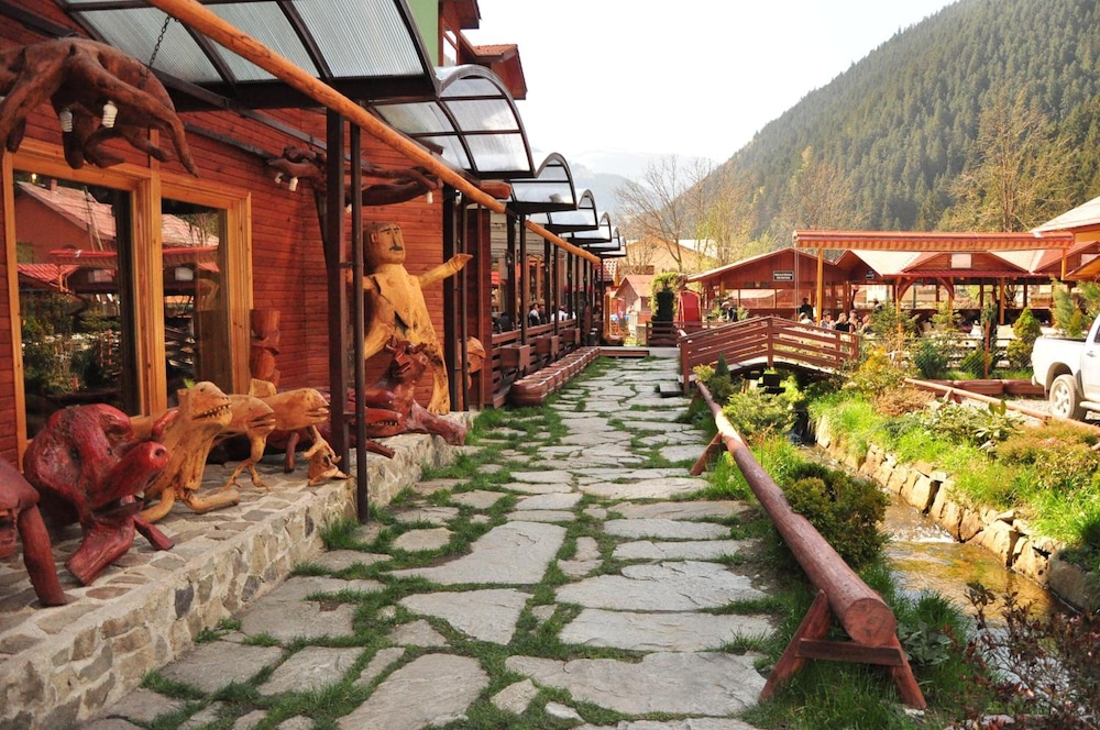 Inan Kardesler Hotel 60/61