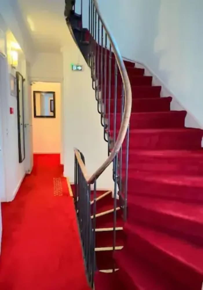 LUXOR BASTILLE HOTEL 37/61