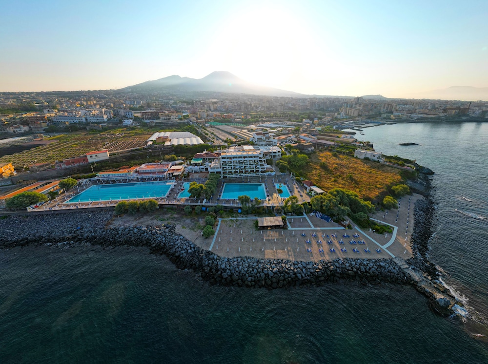 Hotel Puntaquattroventi 65/74