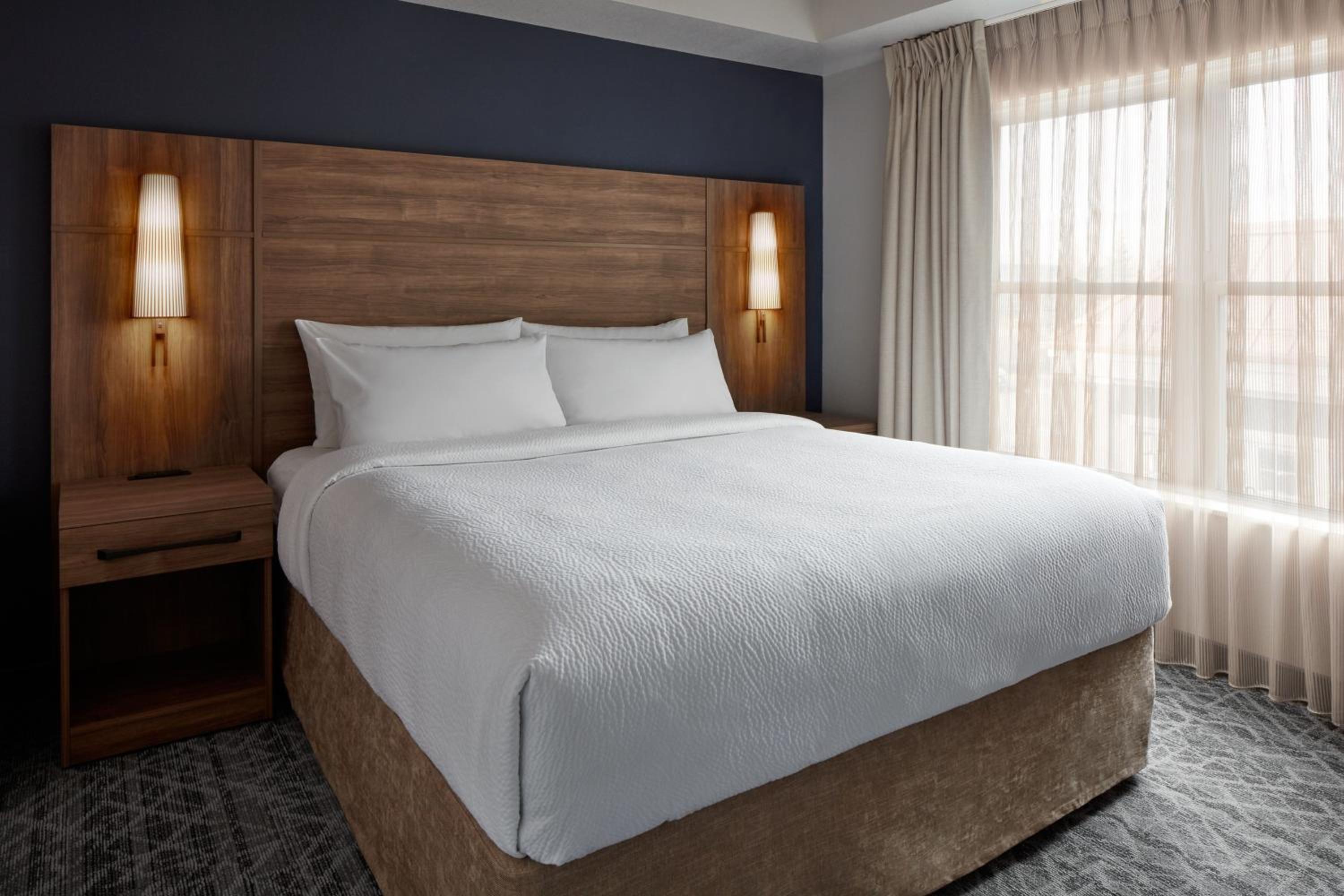 2 Bedrooms, Suite, King and Queen Bed, Sofa