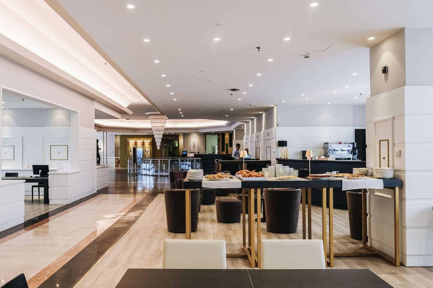 restaurant cafeteria