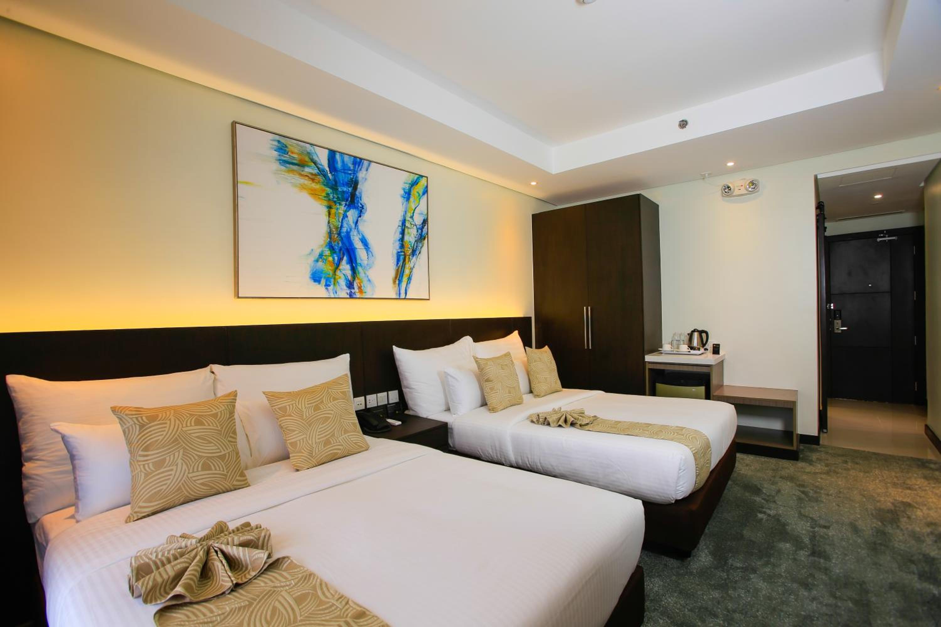 Mayon, Deluxe, Double or Twin Bed, Volcano View