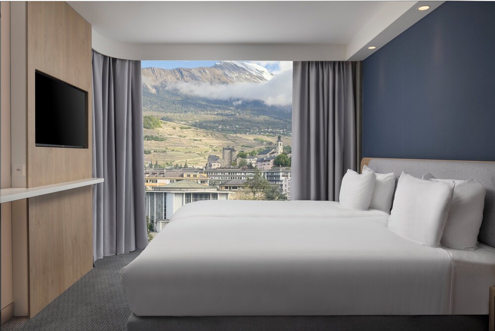 Holiday Inn Express and Suites Sion By IHG 7/50