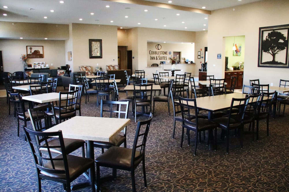 Cobblestone Inn & Suites - Fort Madison 46/54