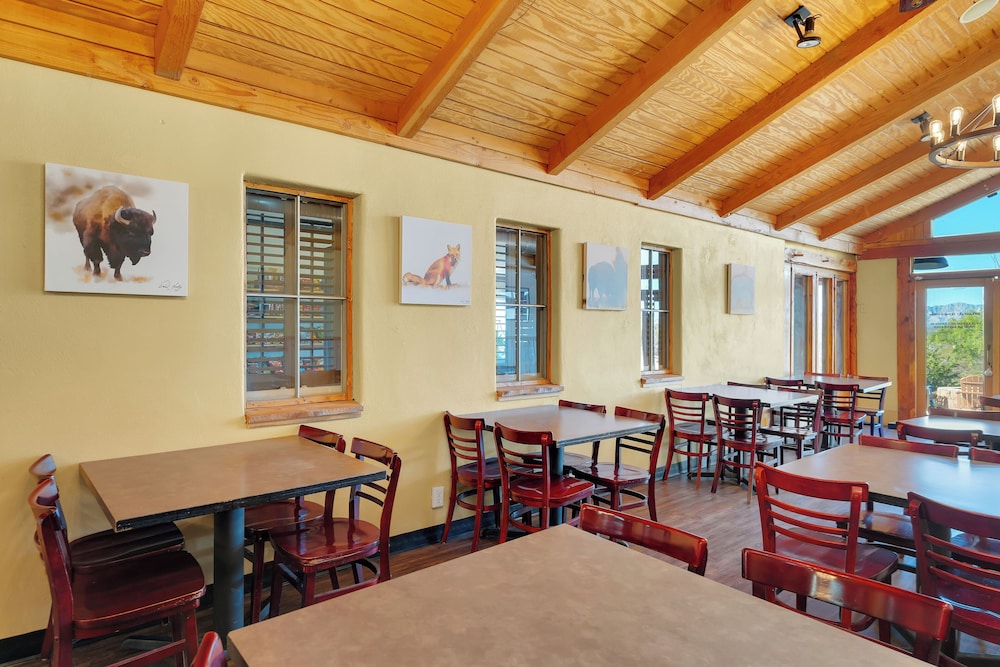 Tombstone Lookout Lodge, SureStay Collection by Best Western 34/49