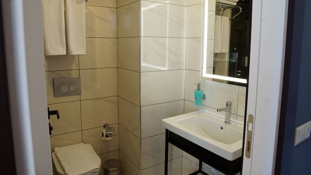 Tokay Hotel 49/50