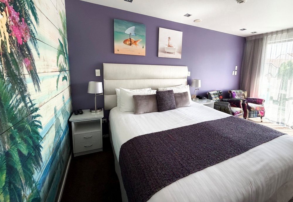 SPA, EXECUTIVE, STUDIO
