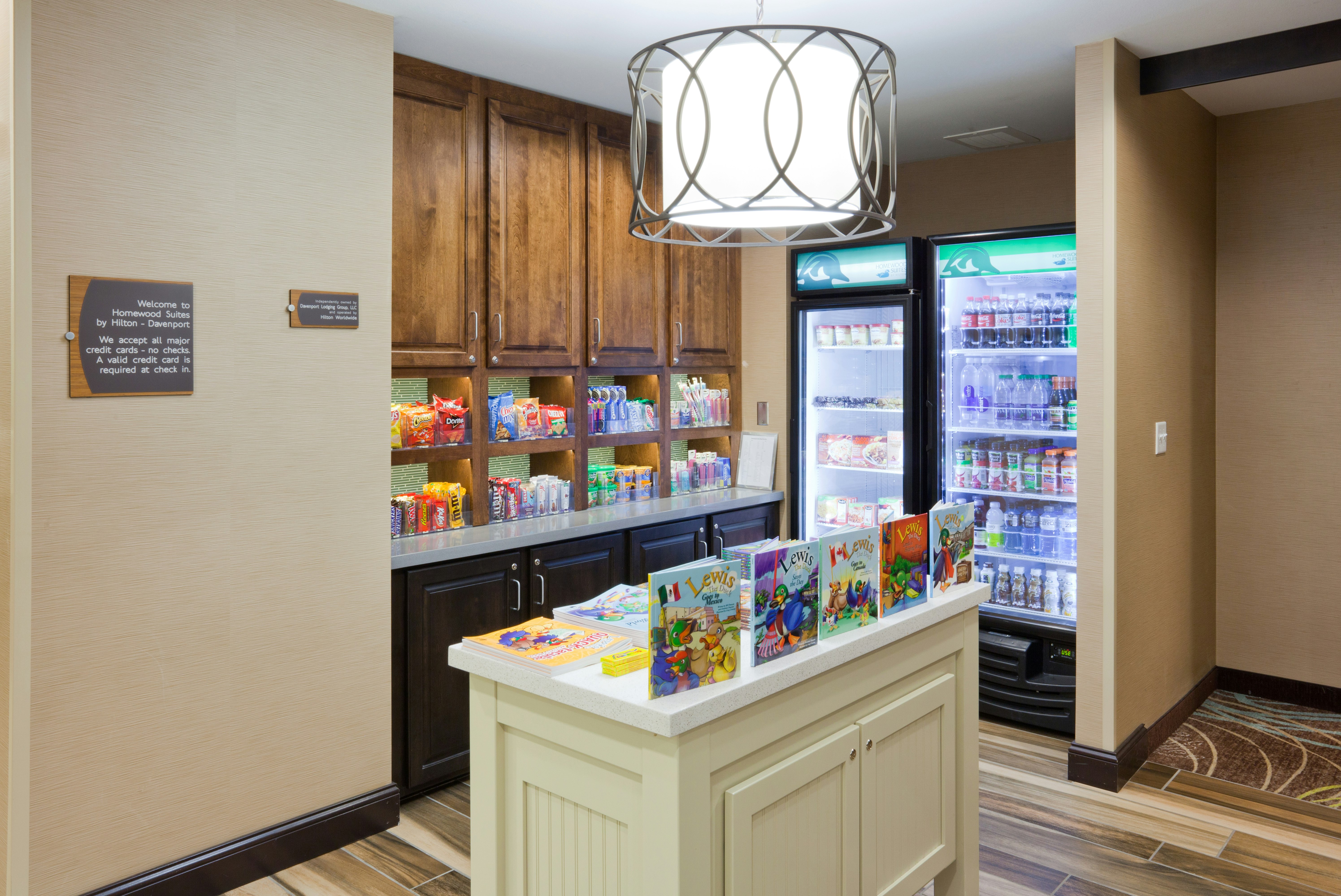 Lobby at HOMEWOOD SUITES BY HILTON DAVENPORT, DAVENPORT - IA
