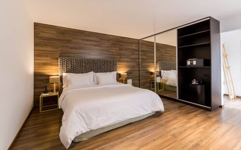 Azur Real Boutique Hotel 5/55