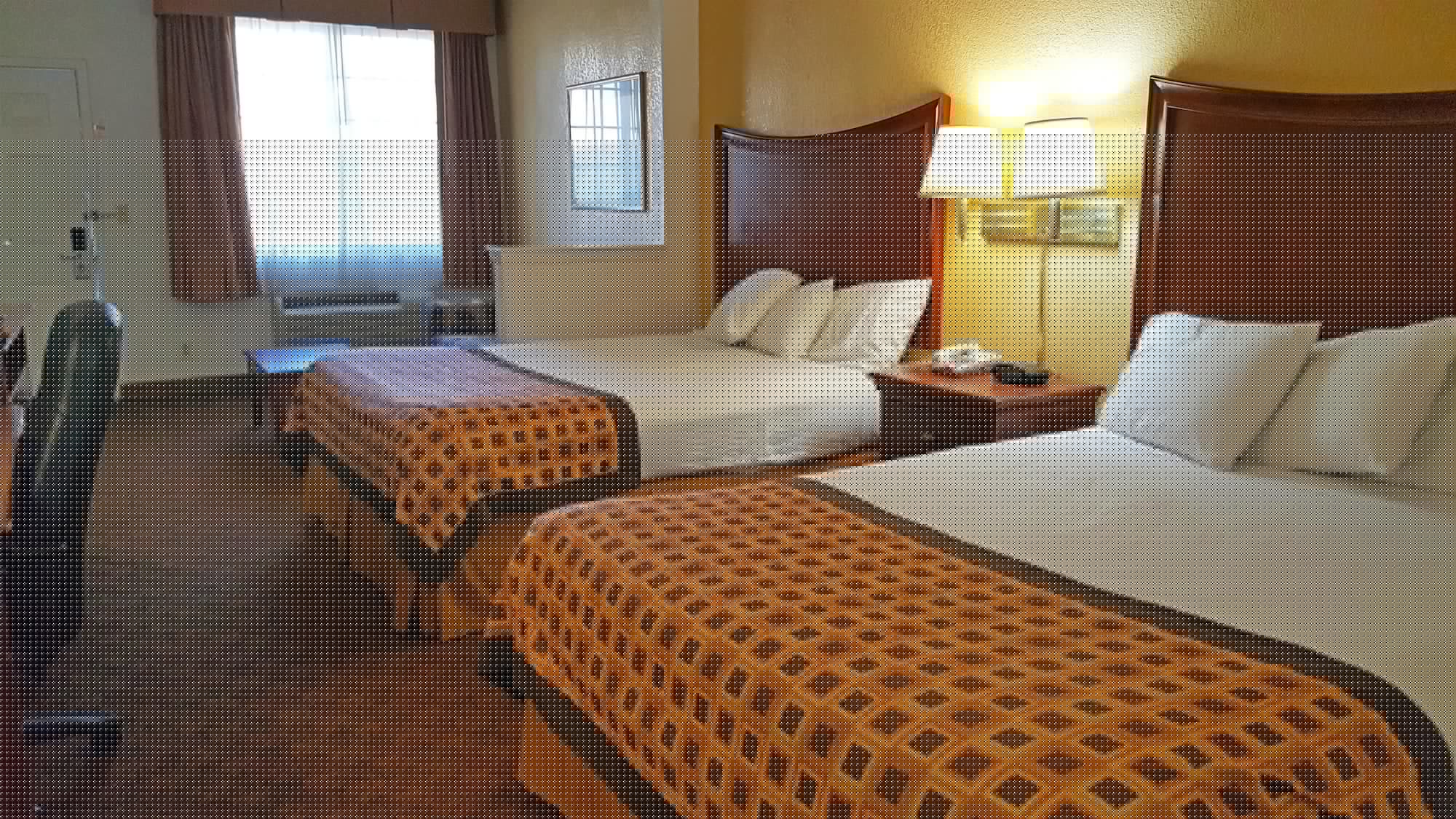 Suite, 2 Queen Beds, Smoking