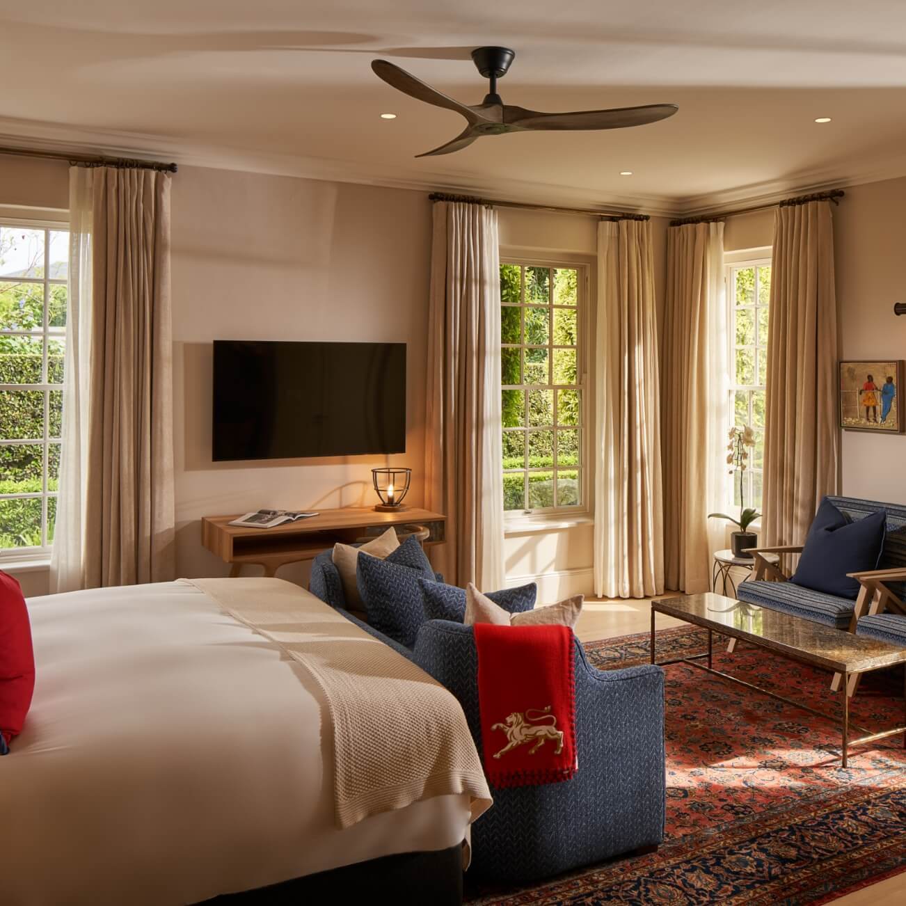 Suite, House