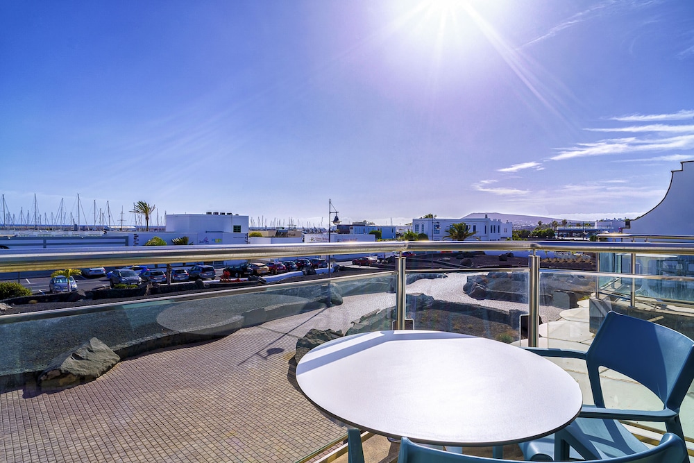 Hotel Cordial Marina Blanca 38/41