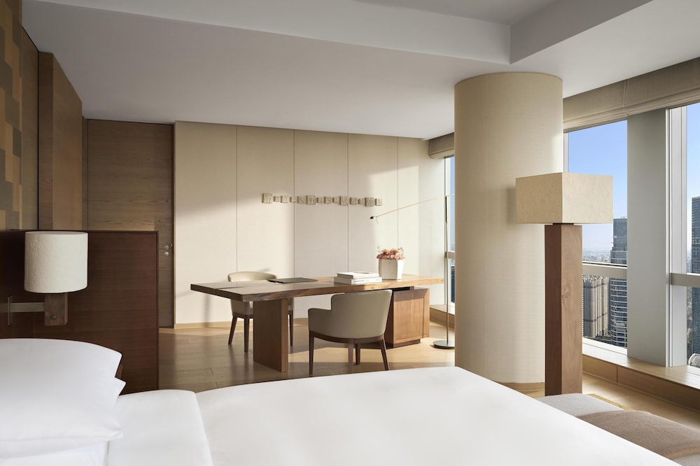 Executive, Suite, King Bed, City Tower View