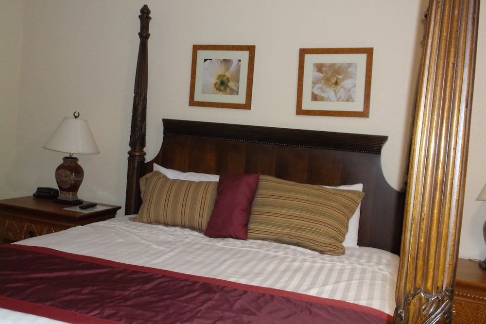 Days Inn & Suites by Wyndham Lake Okeechobee 23/50