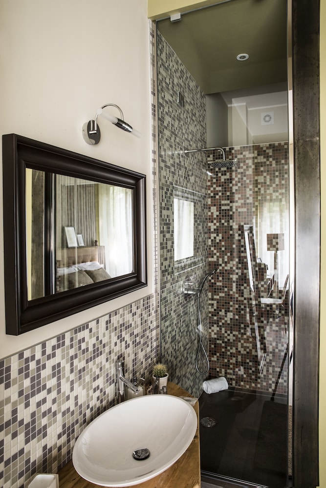 Serendipity Rooms 35/41