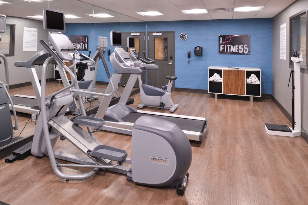 Holiday Inn Express Suites Bryant Benton Area 37/71