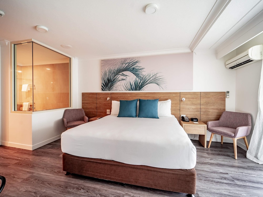 Novotel Cairns Oasis Resort 24/80