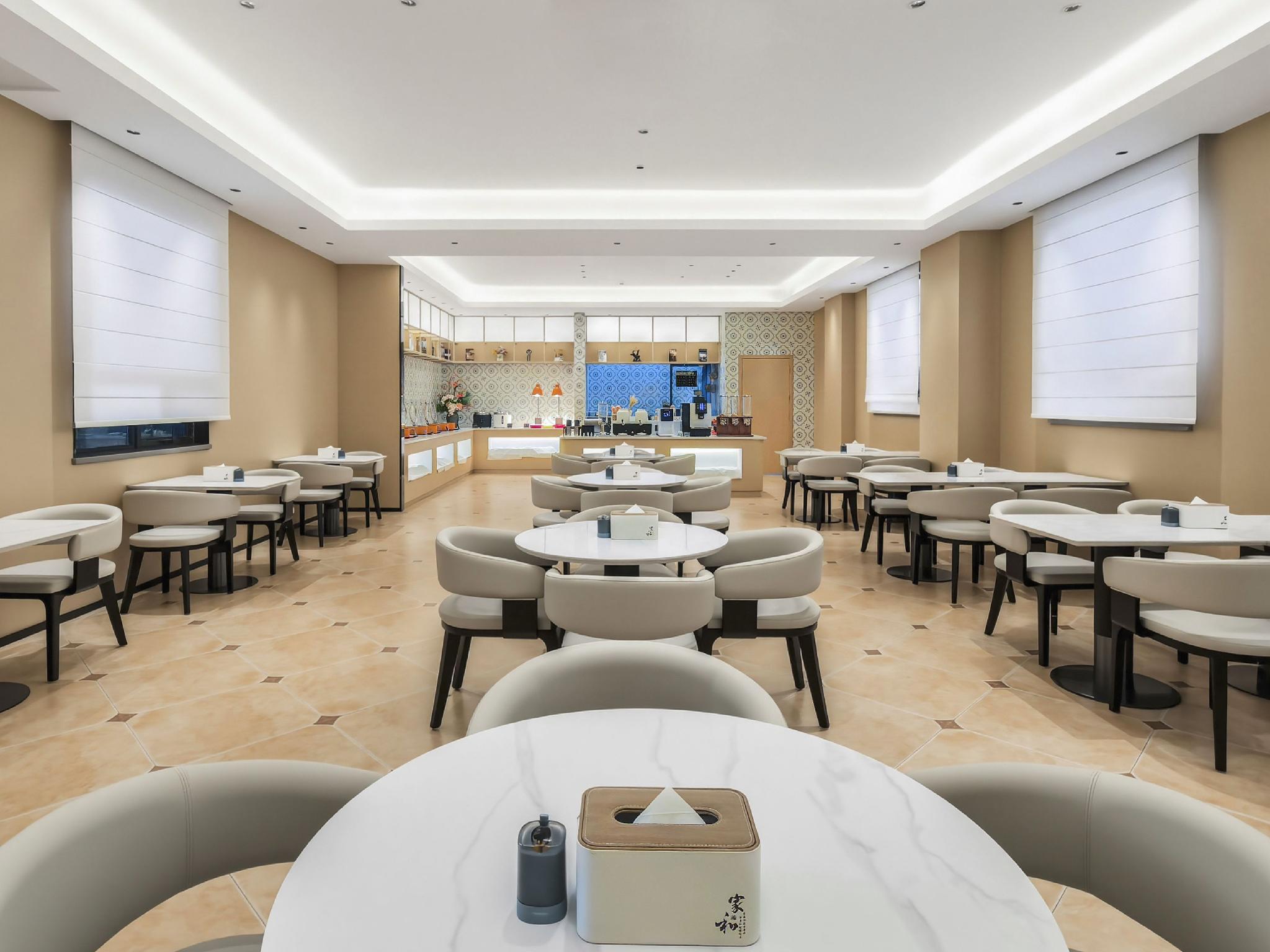 Vienna Hotel (Guangzhou Shiling Leather City) 48/58