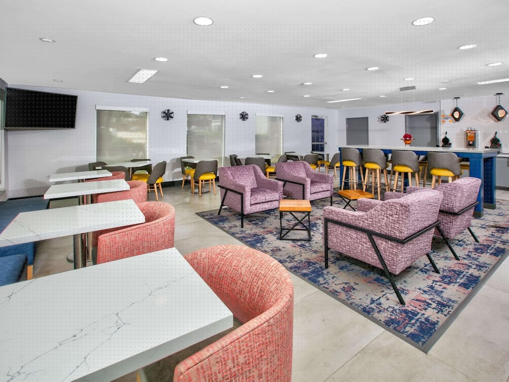 La Quinta Inn & Suites by Wyndham Dallas - Las Colinas 15/20
