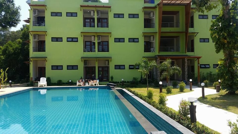 Morakot Lanta Resort 6/63