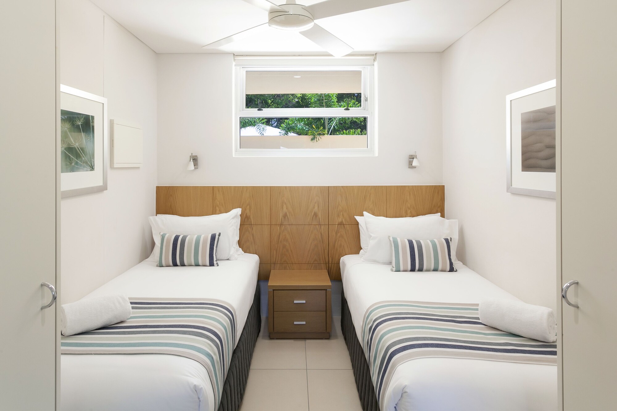 3 Bedrooms, Deluxe, Apartment, 1 King and 4 Single Beds, Beach Front