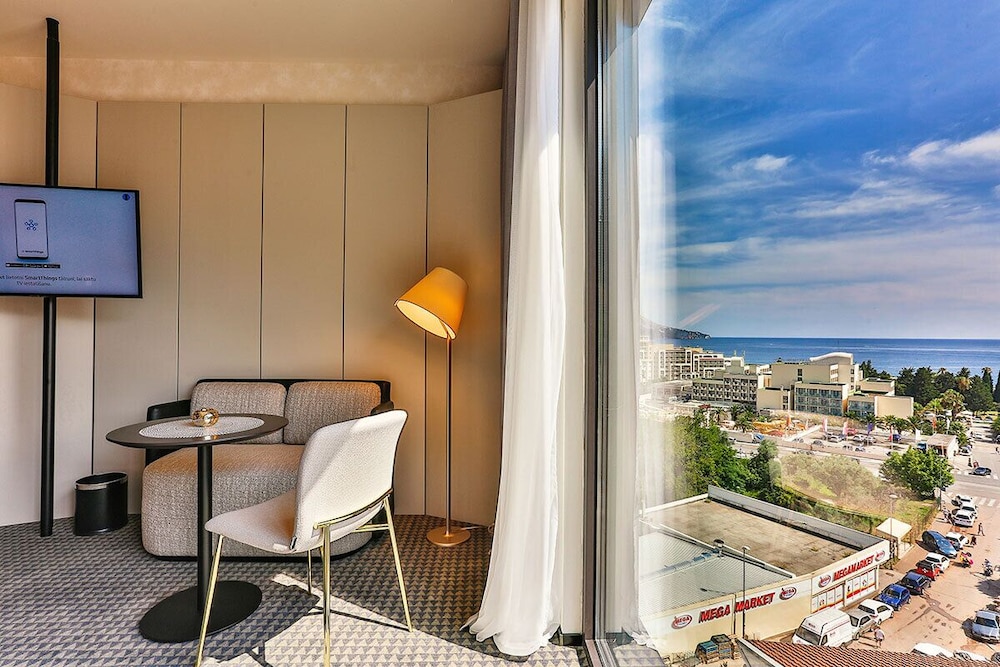 Hotel Kalos 60/64