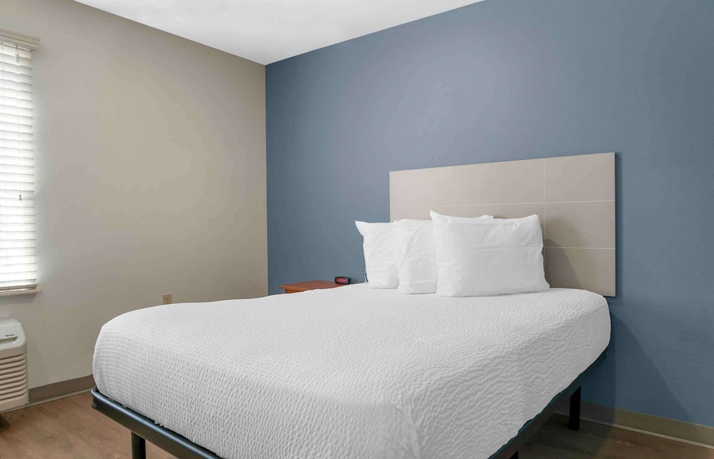 Extended Stay America Select Suites - Kalamazoo - West 25/43
