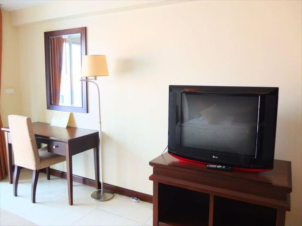 August Suites 63/69