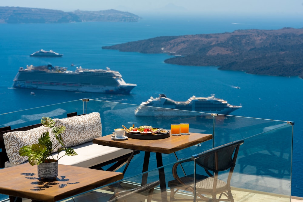 Day Dream Luxury Suites 69/81
