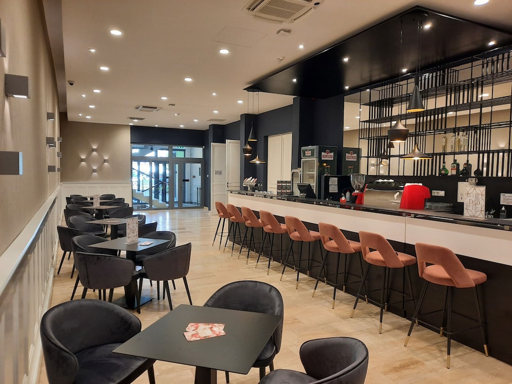 D50 Hotel 26/40