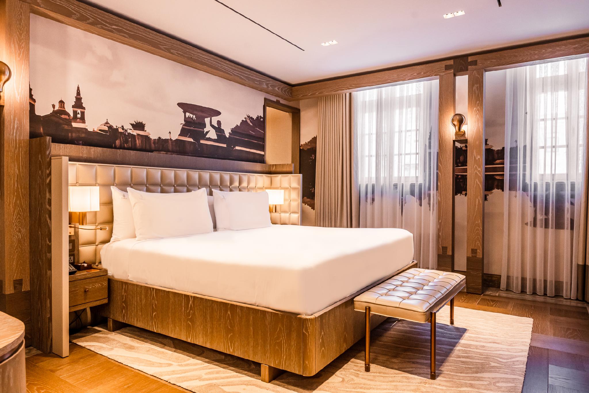 Grand, Harbor, Penthouse Suite, King Bed