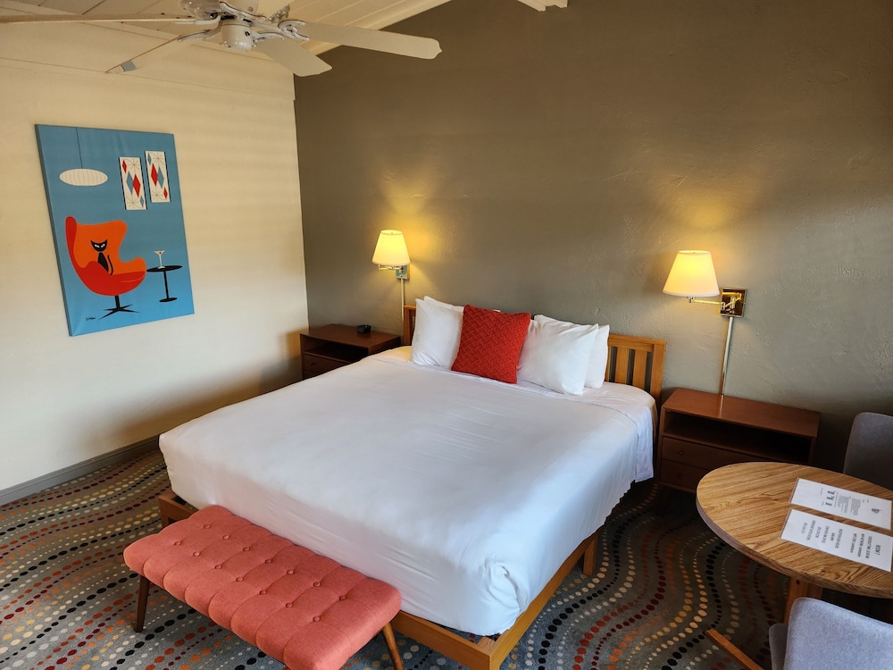 Contenta Inn 35/66