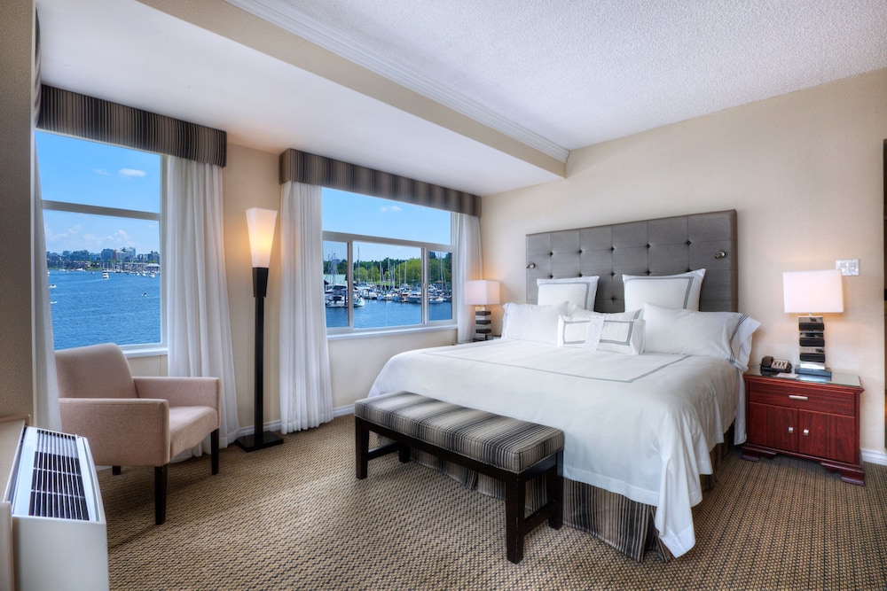 GRANVILLE ISLAND HOTEL 10/50