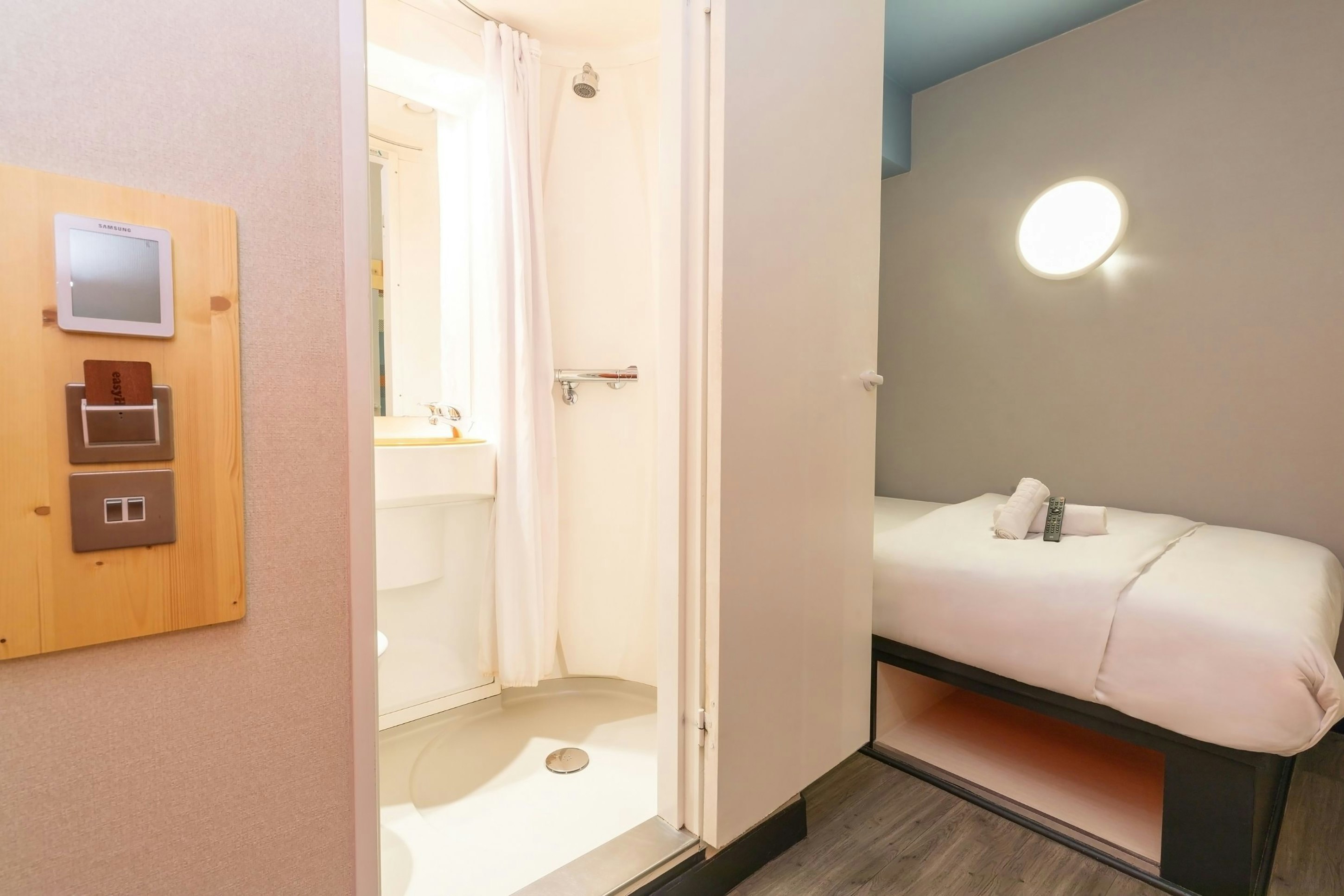 easyHotel Glasgow City 17/19