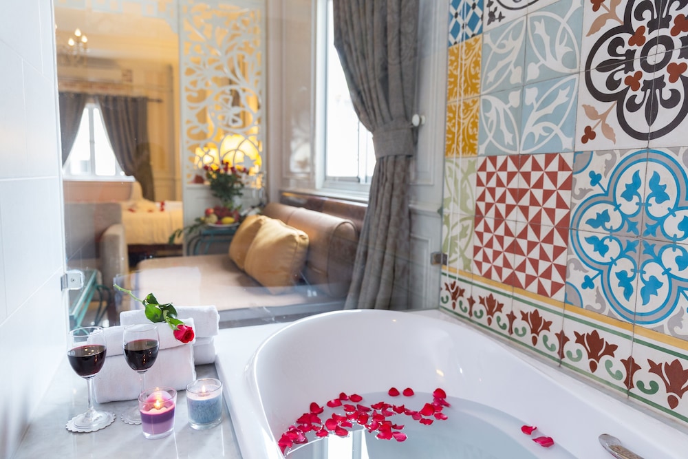 Ben Thanh Boutique Hotel 8/69
