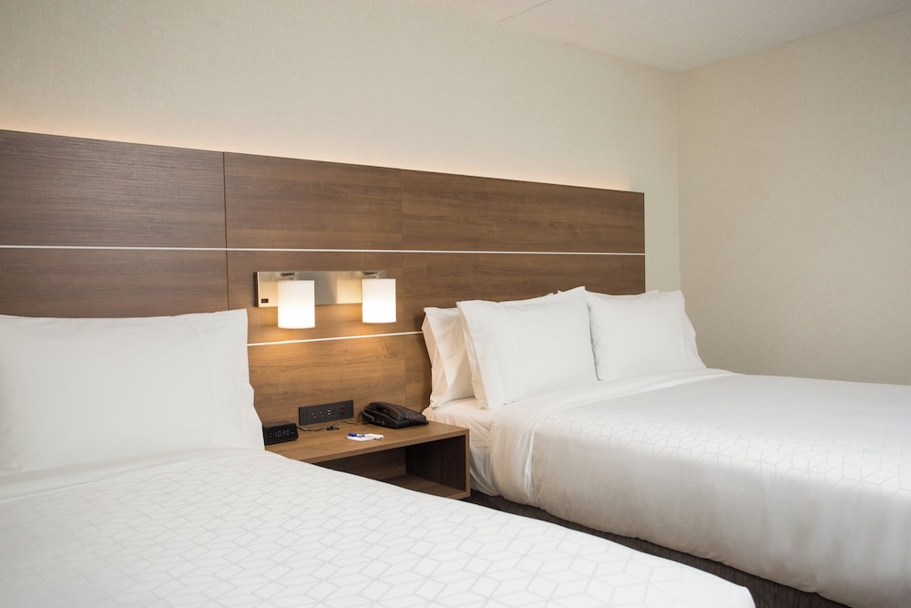 HOLIDAY INN EXPRESS CHELMSFORD 20/65