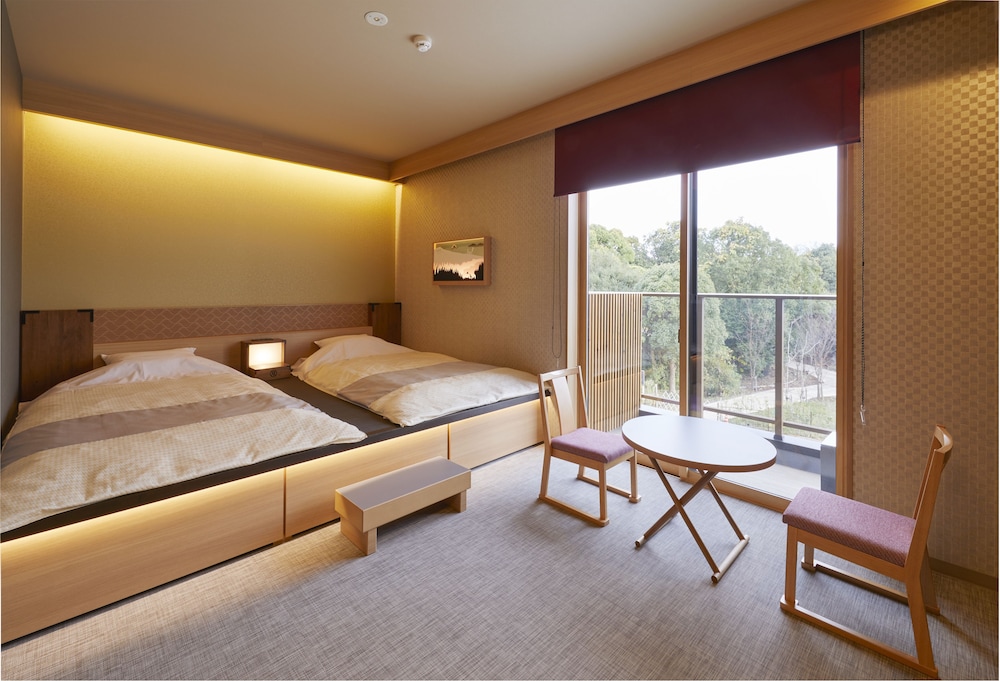 HOTEL ROTTERDAM Huis Ten Bosch 30/60