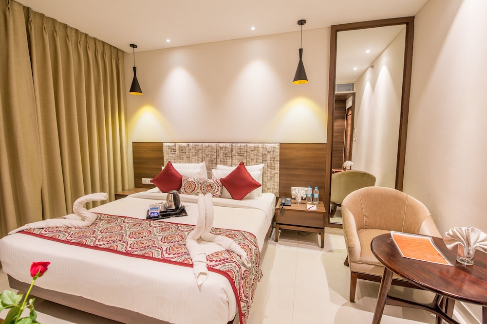 DELUXE, DOUBLE BED