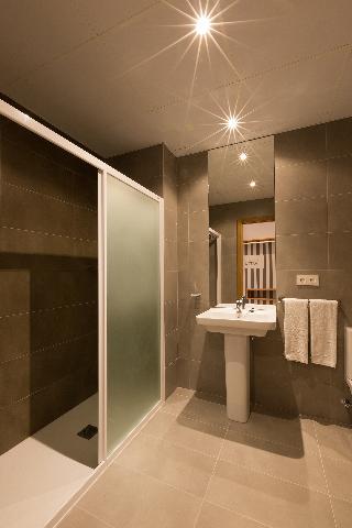 Iraipe Pamplona Hostal - Auto check-in 18/20