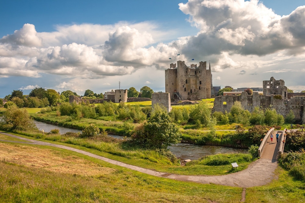 Trim Castle Hotel 54/57
