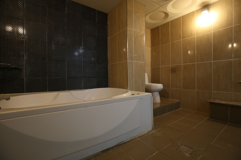 R.I Spa Hotel 28/40