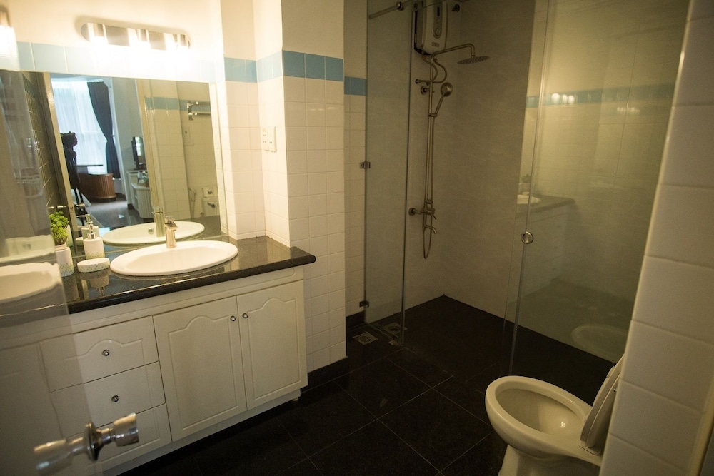 Cuu Kim Son Hotel 39/43