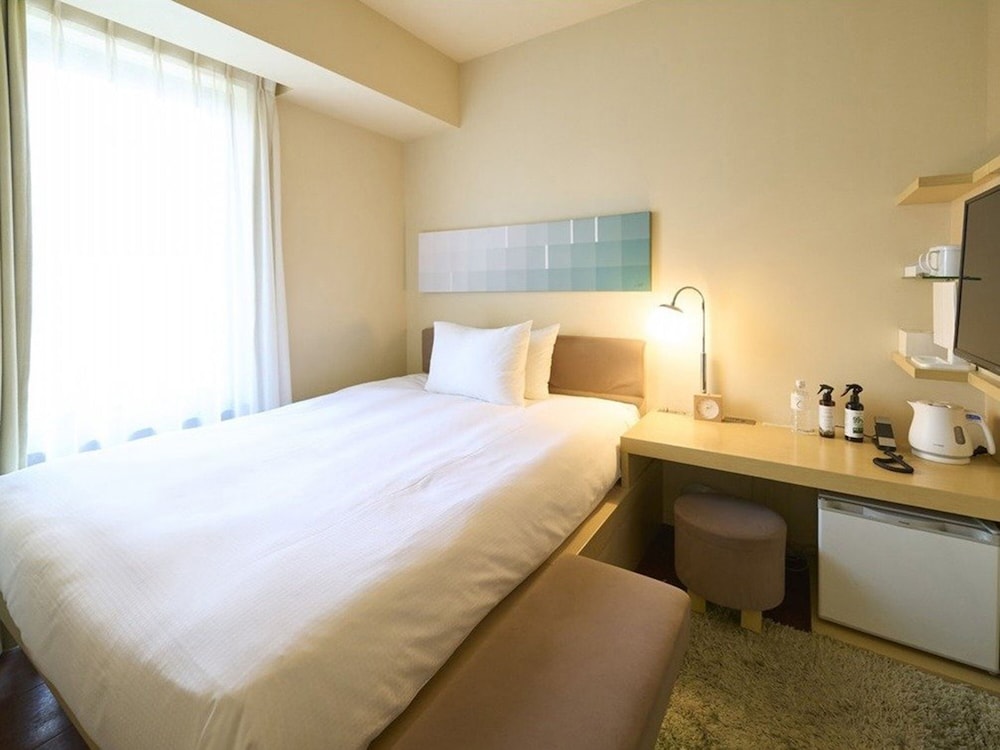 SEMI ROOM, SEMI DOUBLE BED, SMOKING