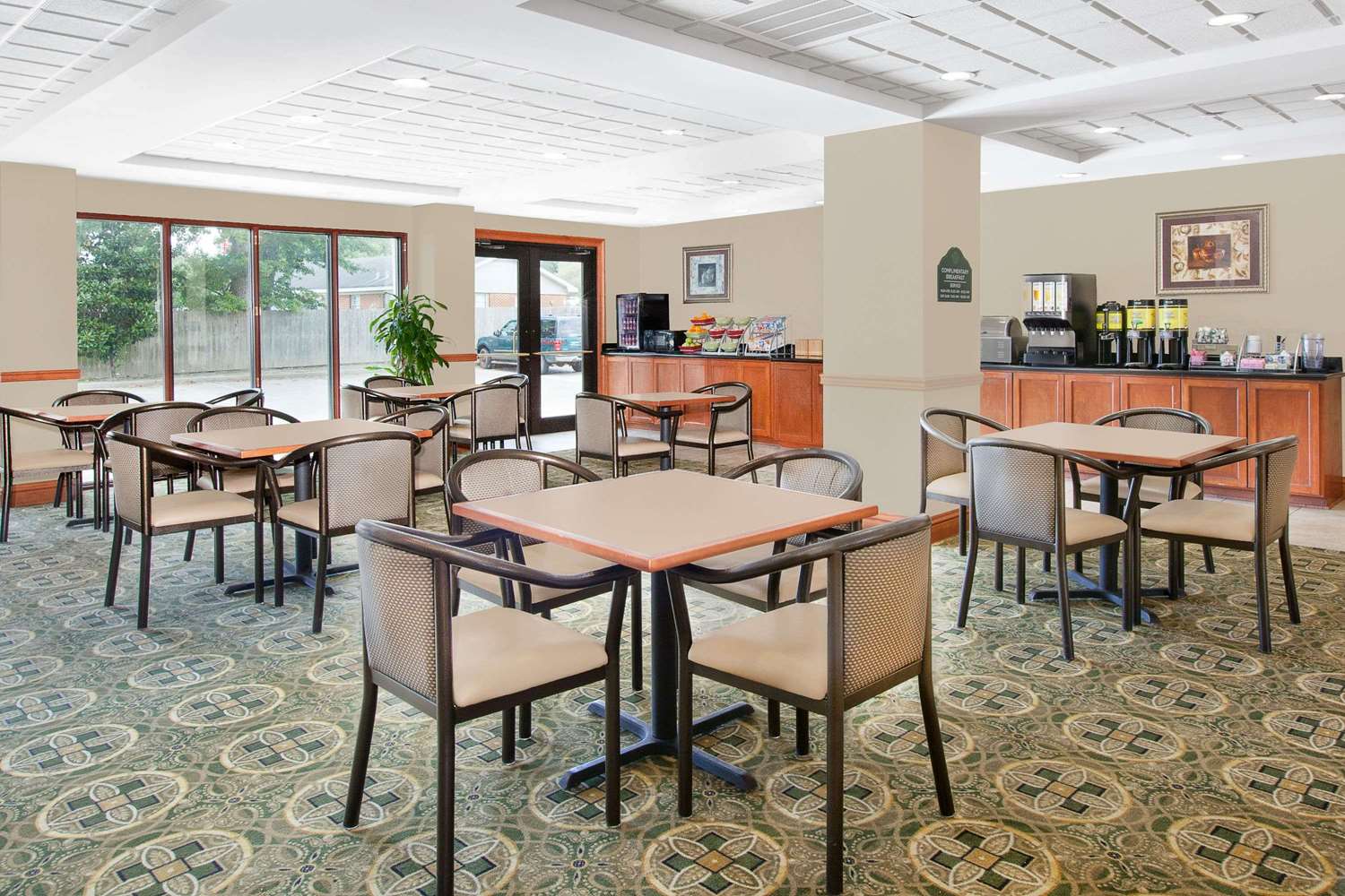 Wingate By Wyndham Lafayette Airport 30/45
