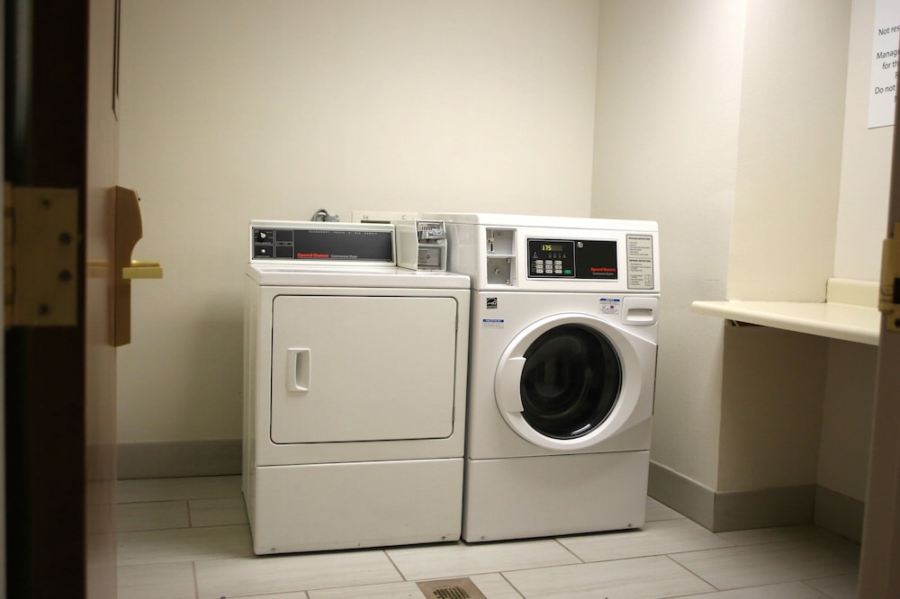 Holiday Inn Express & Suites Claypool Hill (Richlands Area) 40/63