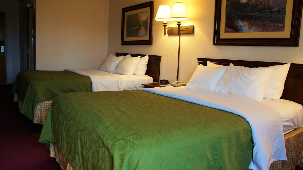 Pictured Rocks Inn & Suites 19/70